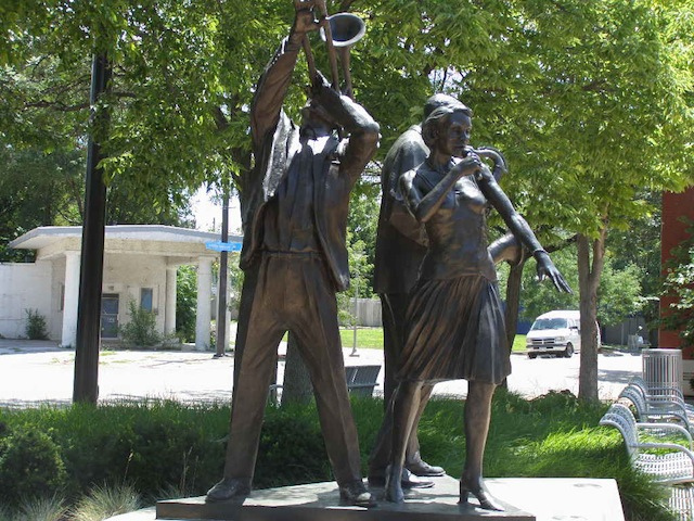 Sculpture of jazz musicians performing Sculpture of jazz musicians performing